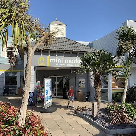 Club Tropicana Poole Luaran gambar