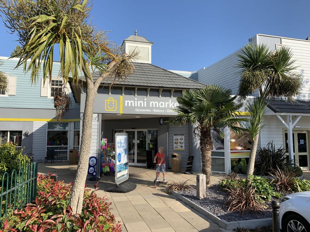 Club Tropicana Poole Luaran gambar