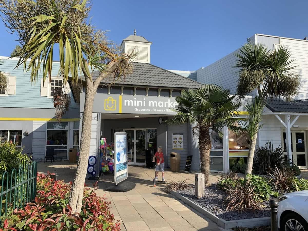 Club Tropicana Poole Luaran gambar